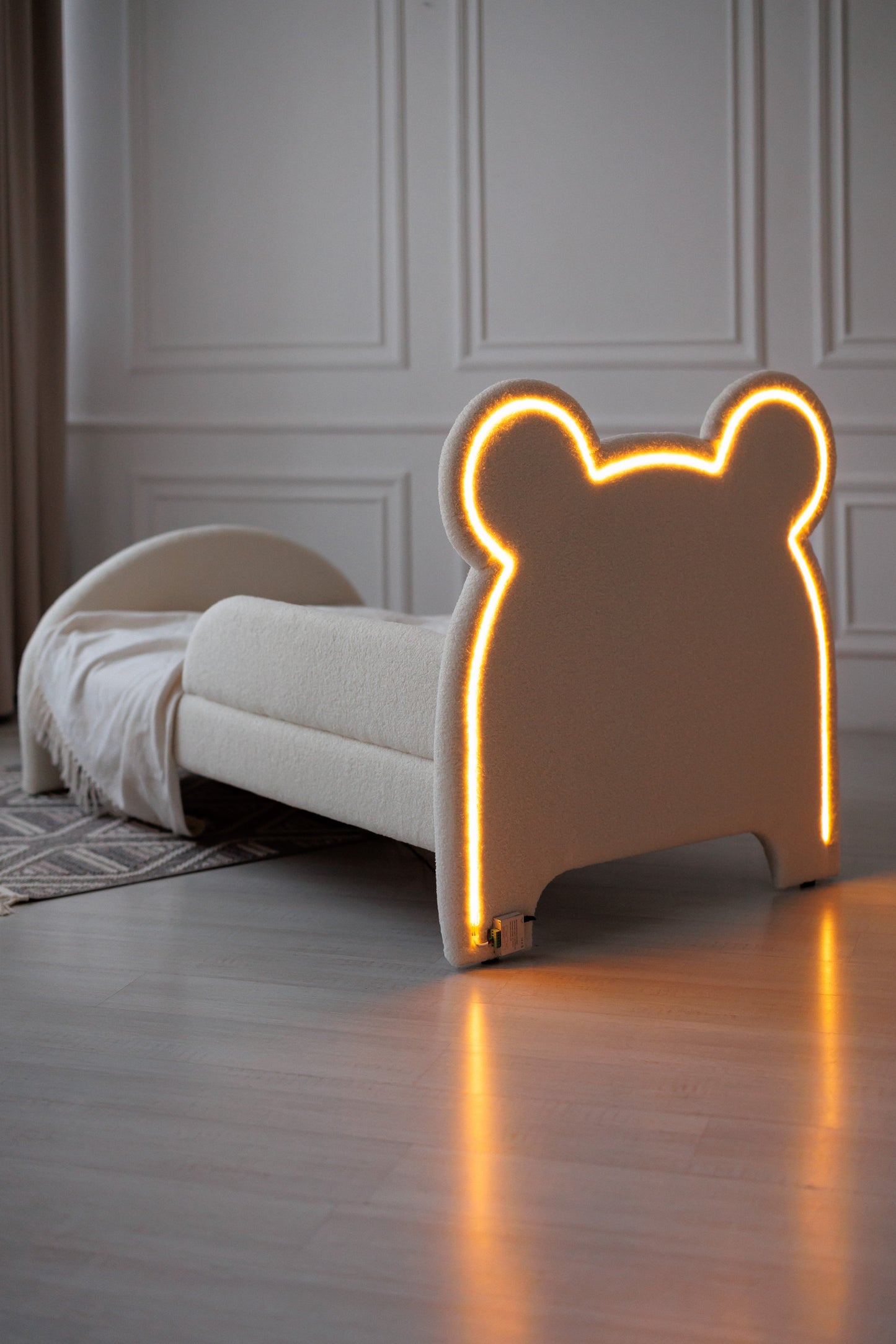 Children's bed Bear with lighting, size 90x190 cm, Bukle Milk