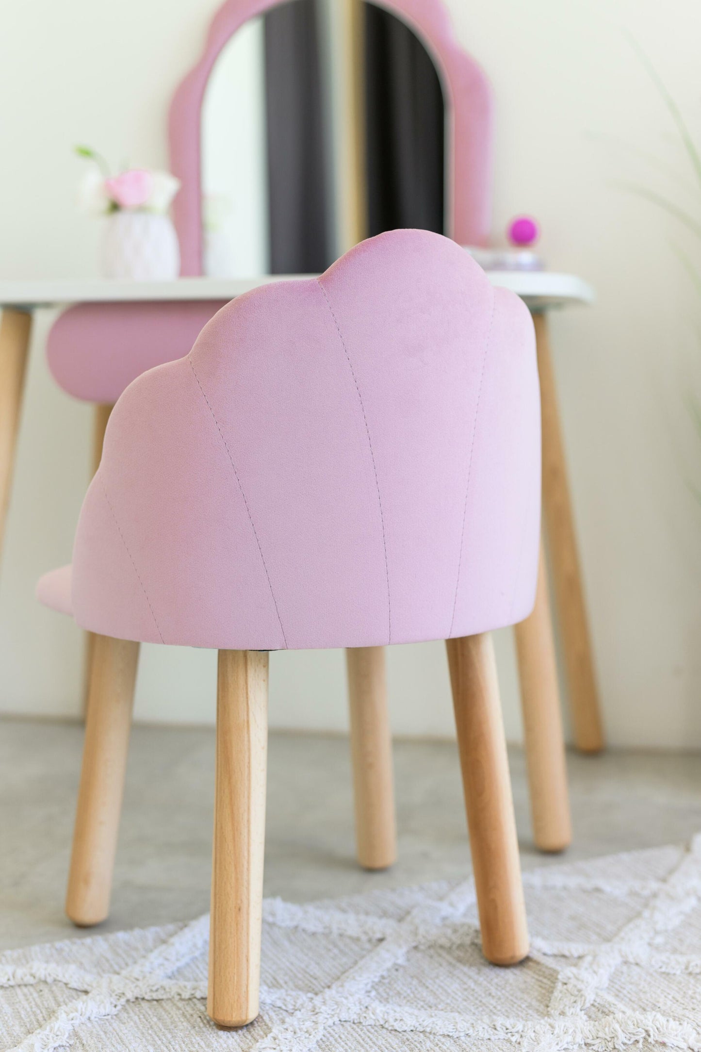 Furniture set: children's dressing table Ariel and armchair Seashell, 3-5 years old, 105-115 cm, Soft pink