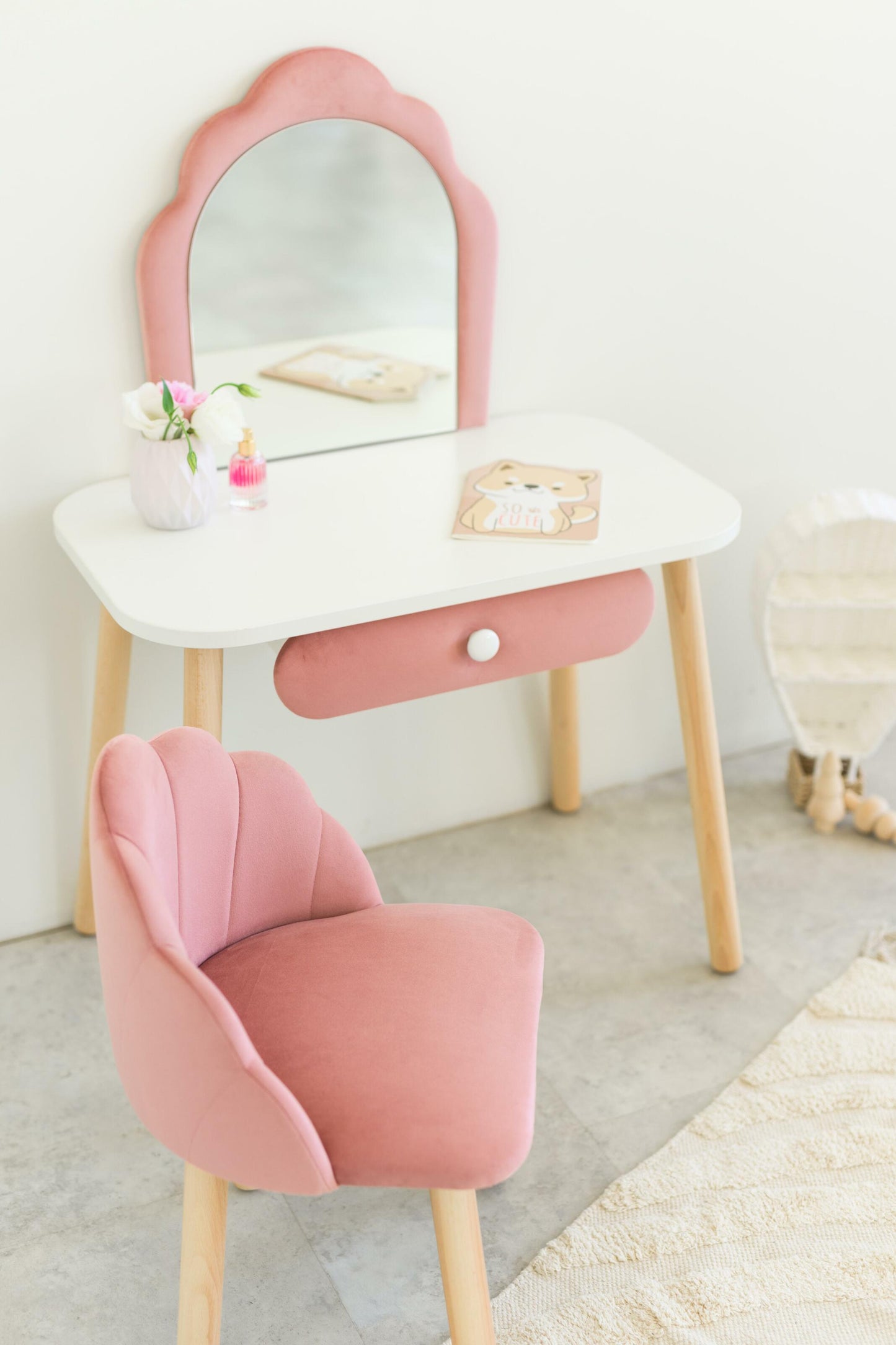 Furniture set: children's dressing table Ariel and armchair Seashell, 3-5 years old, 105-115 cm, Pink