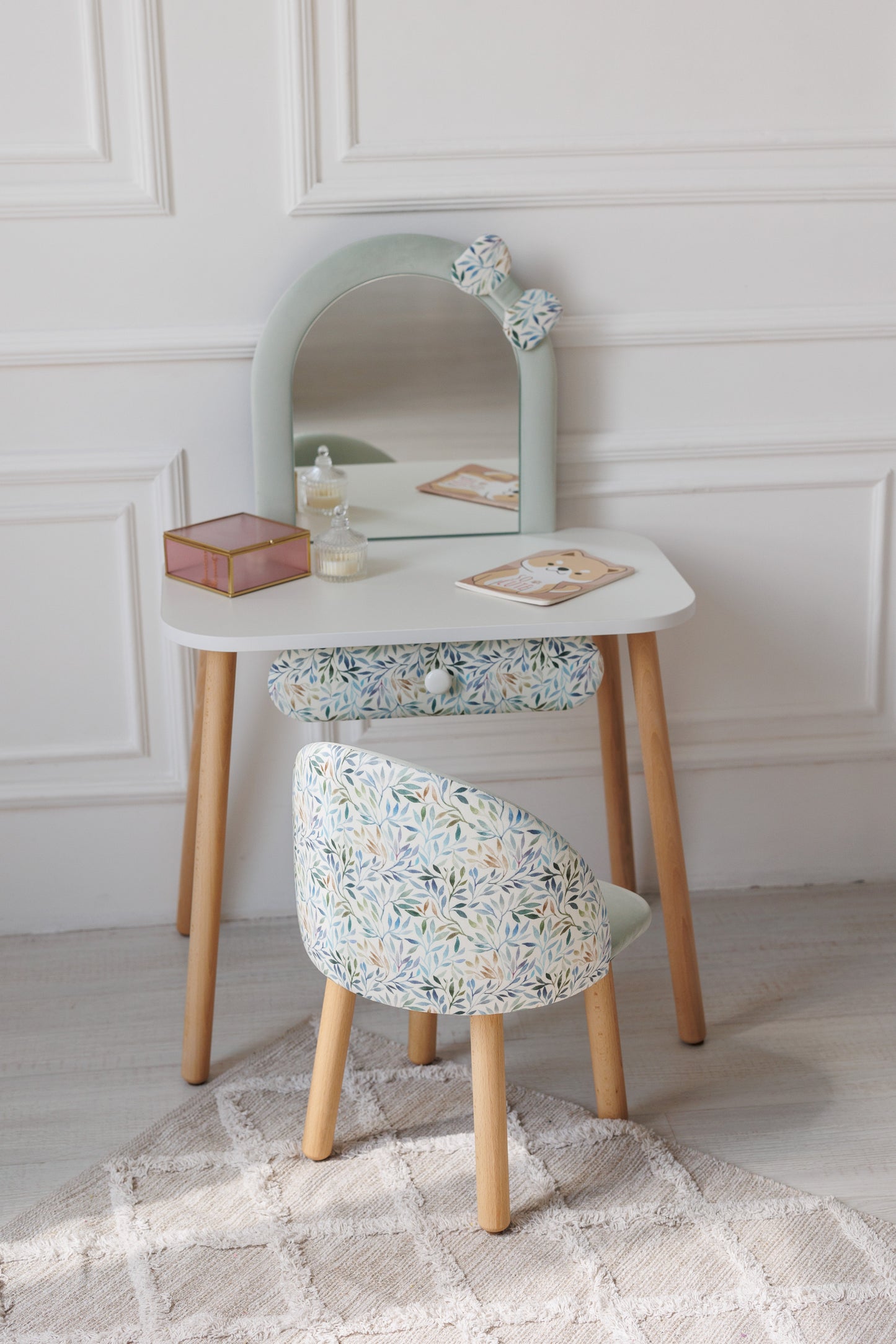 Furniture set: children's dressing table Mavka with a bow and armchair Mavka, 3-5 years old, 105-115 cm, Mint