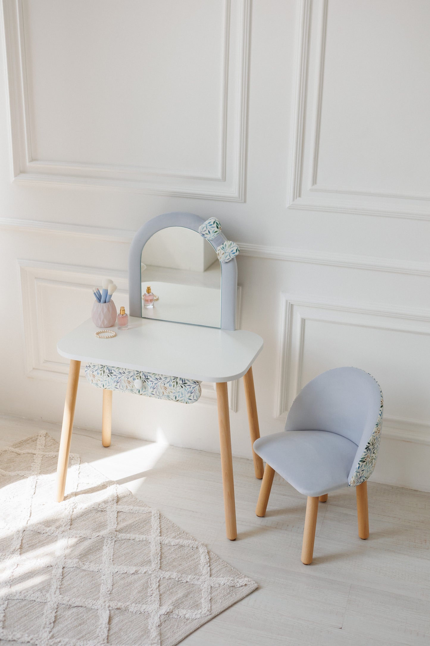 Furniture set: children's dressing table Mavka with a bow and armchair Mavka, 5-7 years old, 115-125 cm, Soft blue