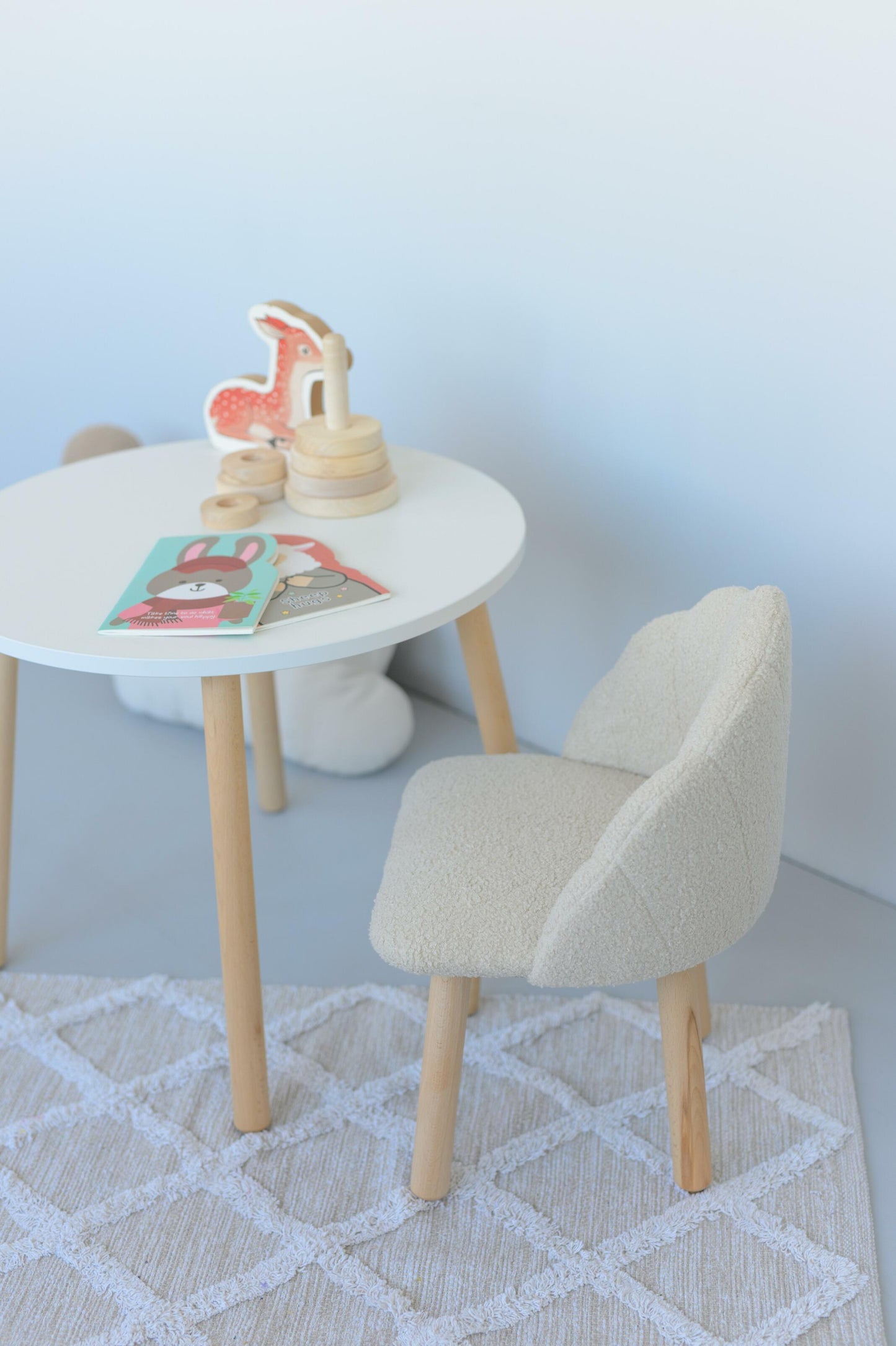 Zestaw mebli: stół bez szuflady i fotel Seashell, 3-5 lat, 105-115 cm, Bukle Beige Light
