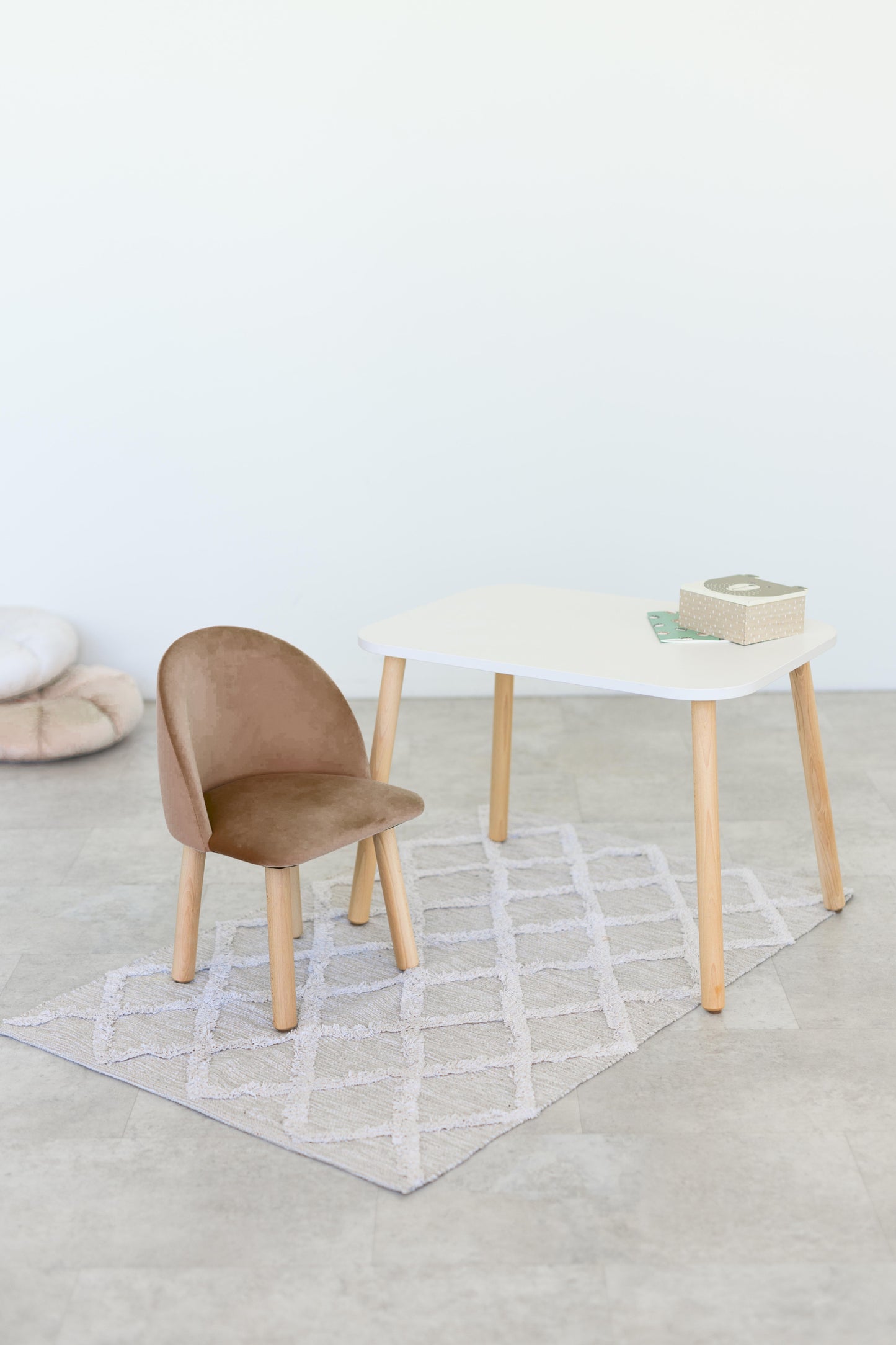 Furniture set: rectangular table without drawer and armchair, 2-4 years old, 90-105 cm, Beige