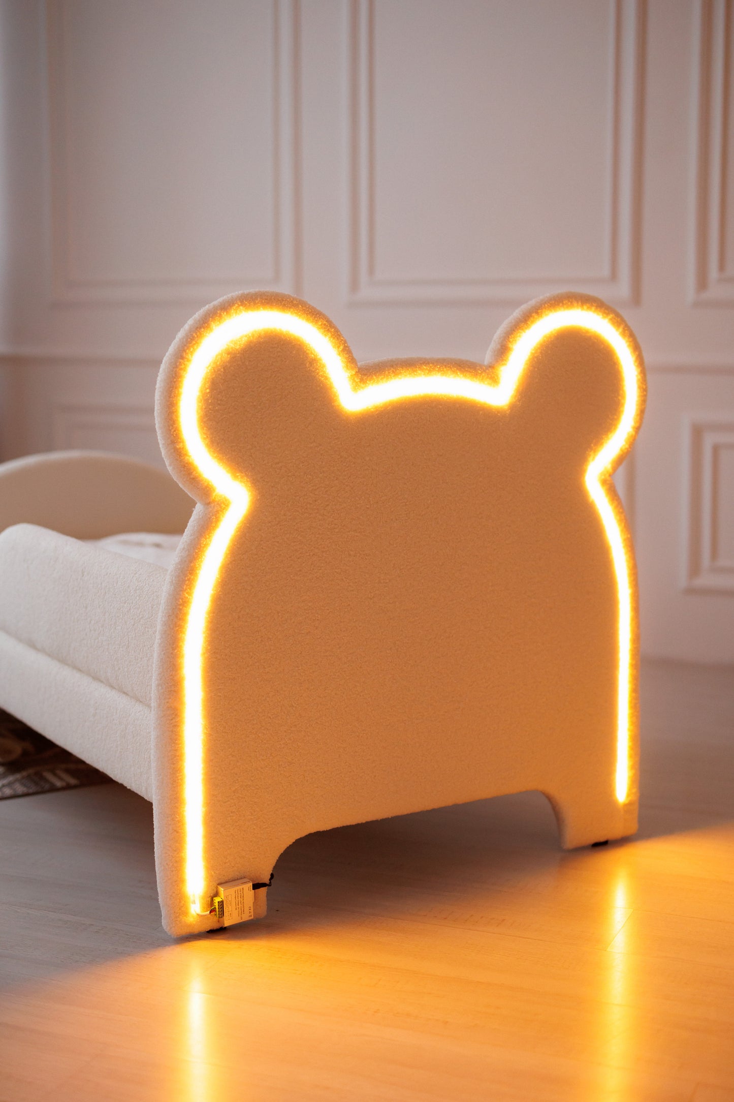 Children's bed Bear with lighting, size 90x190 cm, Bukle Milk