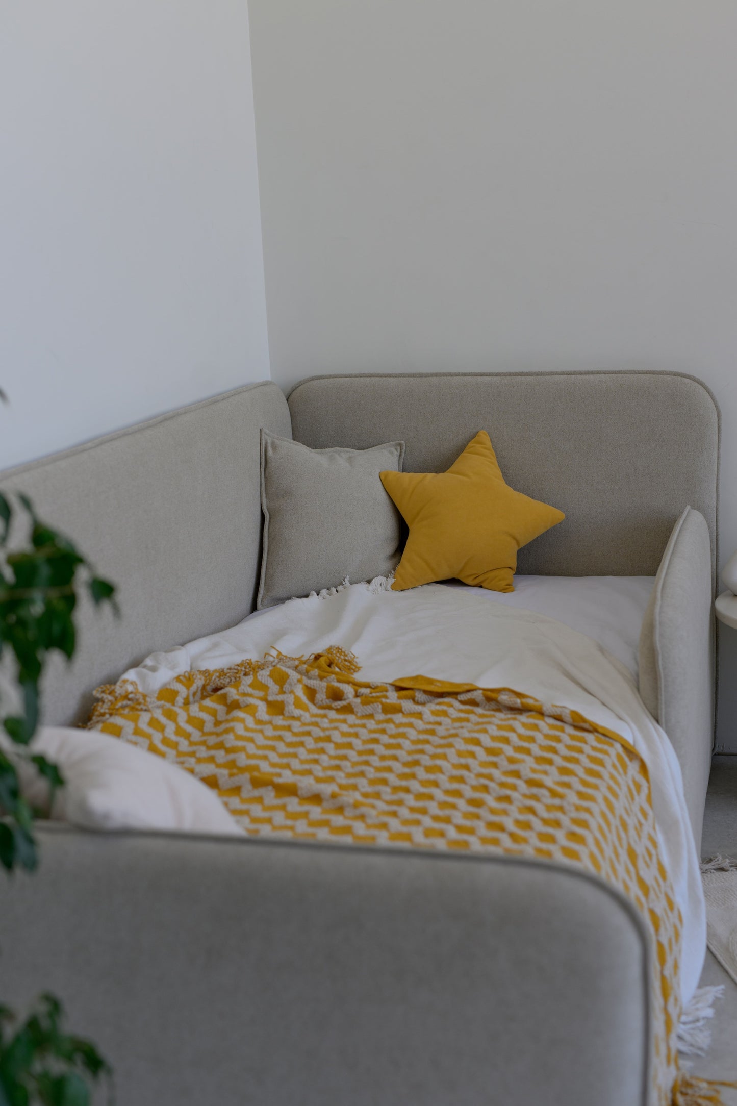 Children's bed Tim Lounge, size 90x200 cm, Sandy