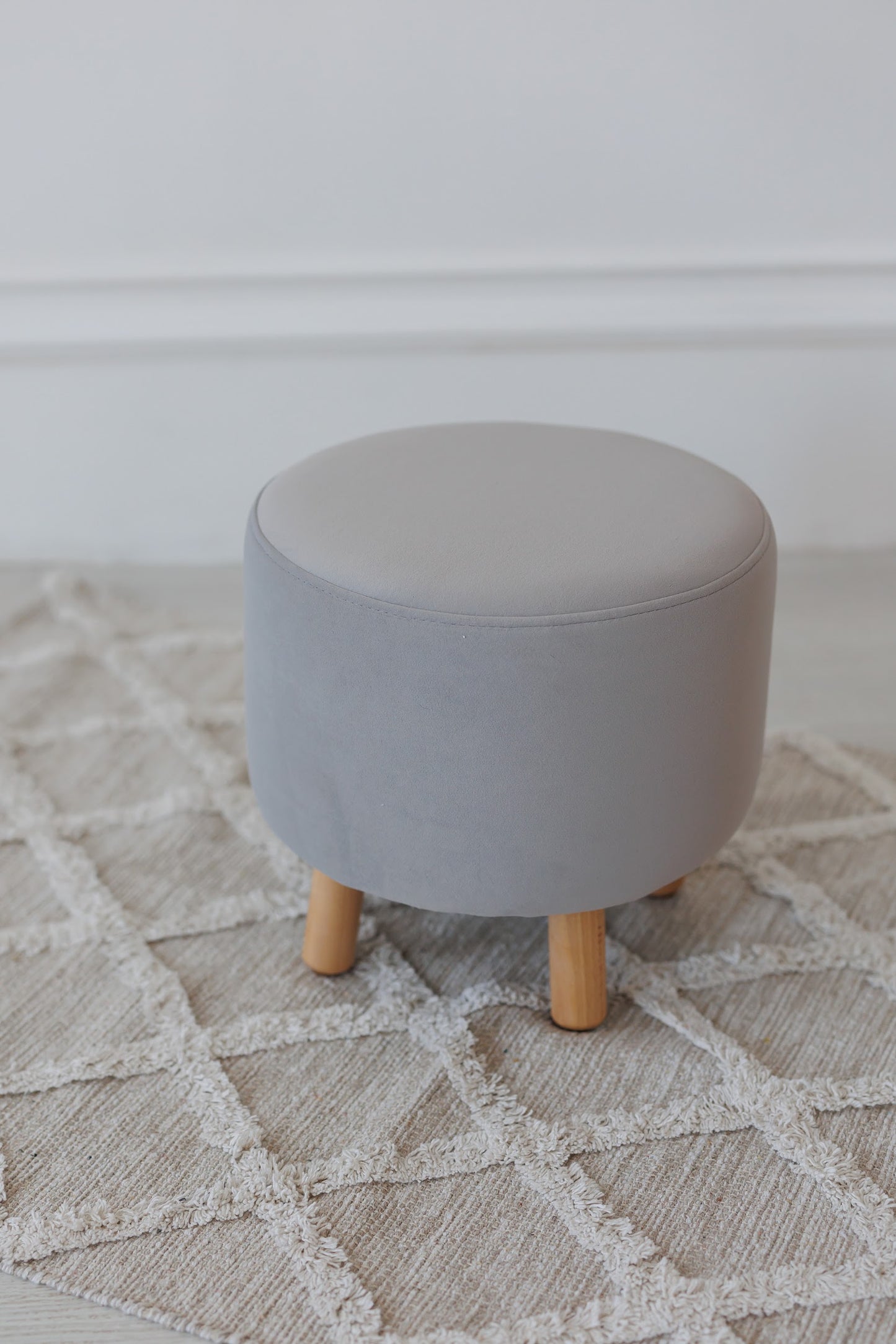 Velour pouf for children and adults, Smoky gray