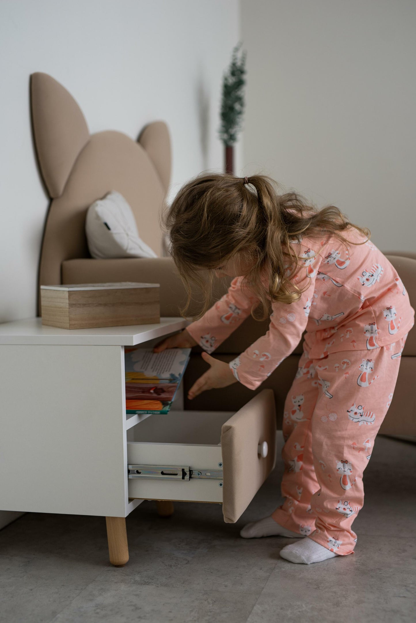 Children's bedside table with a drawer, Latte