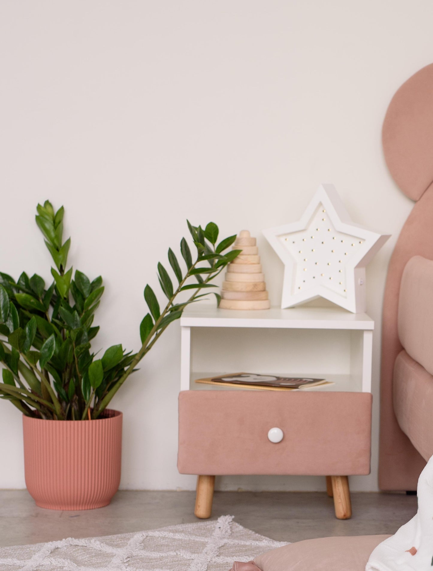 Children's bedside table with a drawer, Powdered