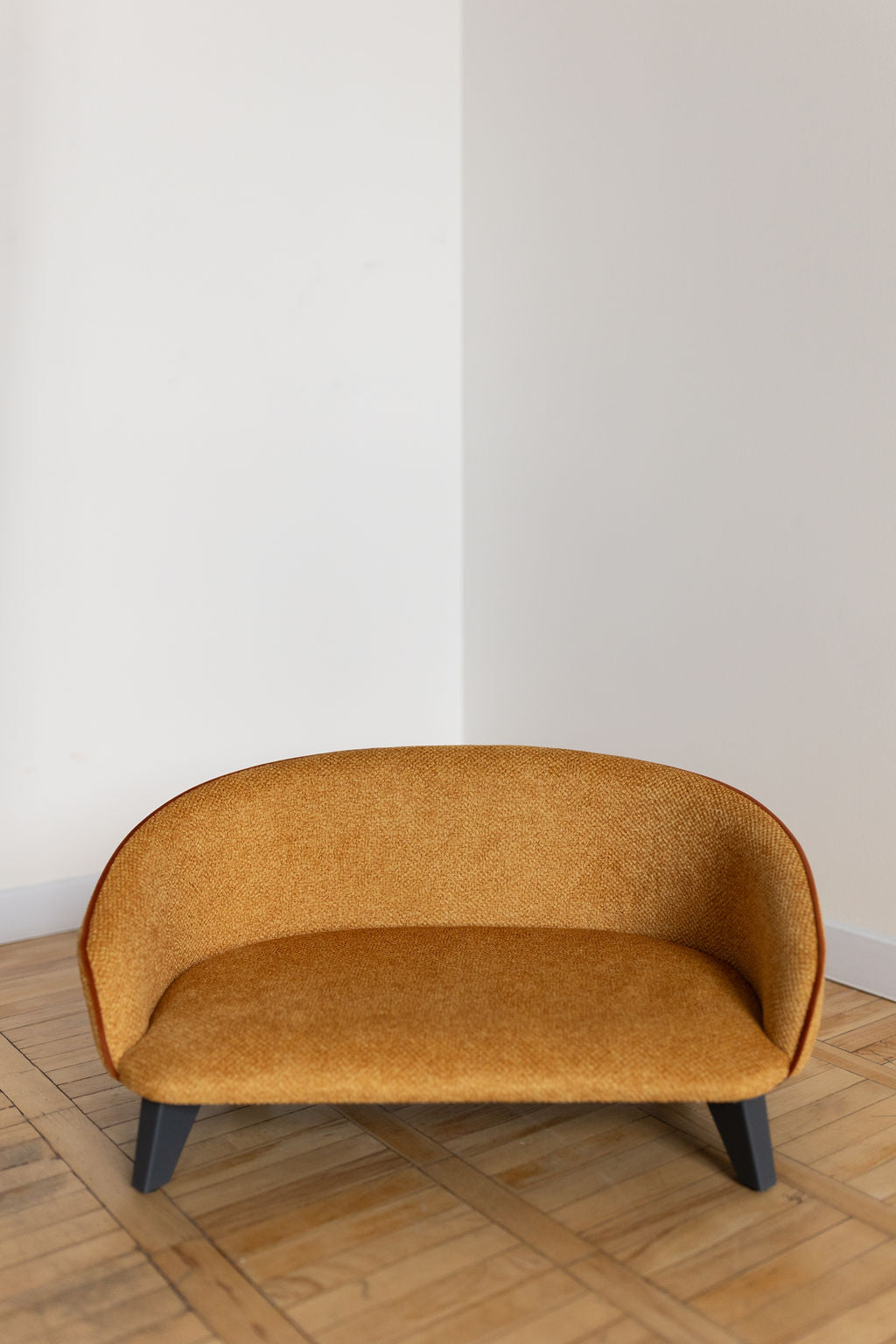 Sofa voor hond en kat, maat L, Honingmosterd met structuur, cognac bies, witte poten — aanzicht 5
