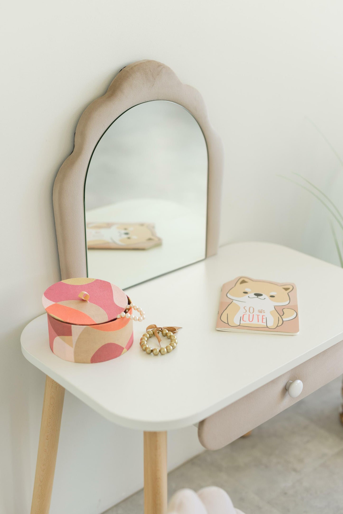 Furniture set: children's dressing table Ariel and armchair Seashell, 2-4 years old, 90-105 cm, Latte