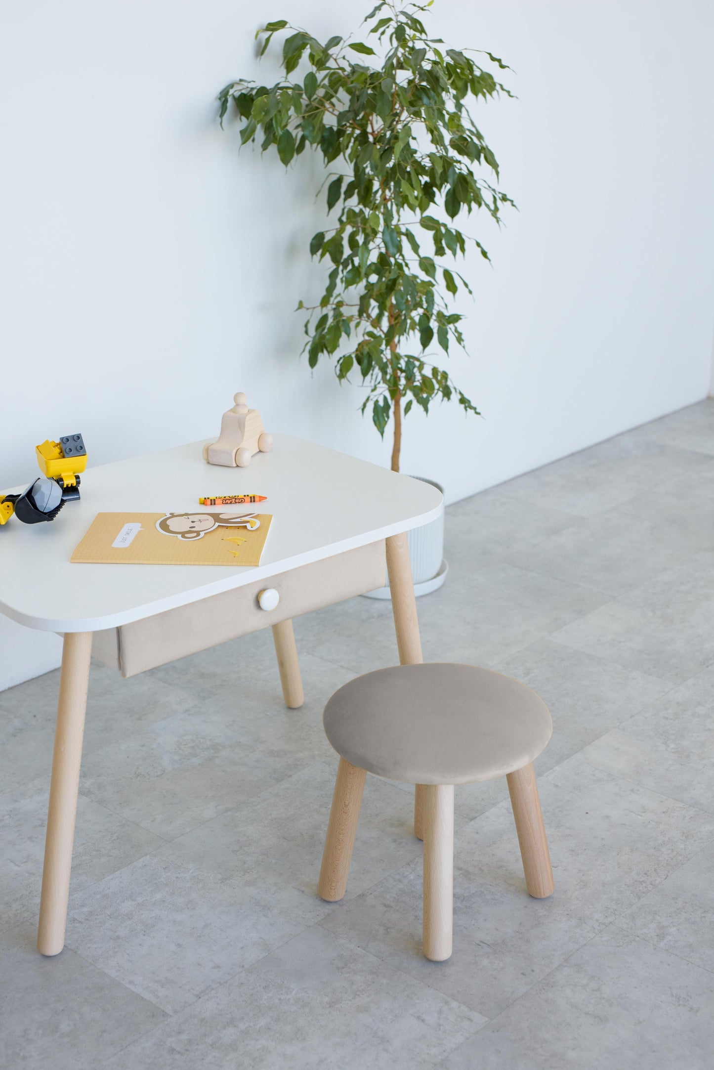 Kids stool, 3-5 years old, 105-115 cm, Latte