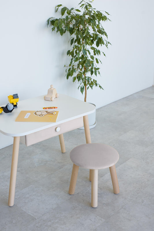 Kids stool, 5-7 years old, 115-125 cm, Milk