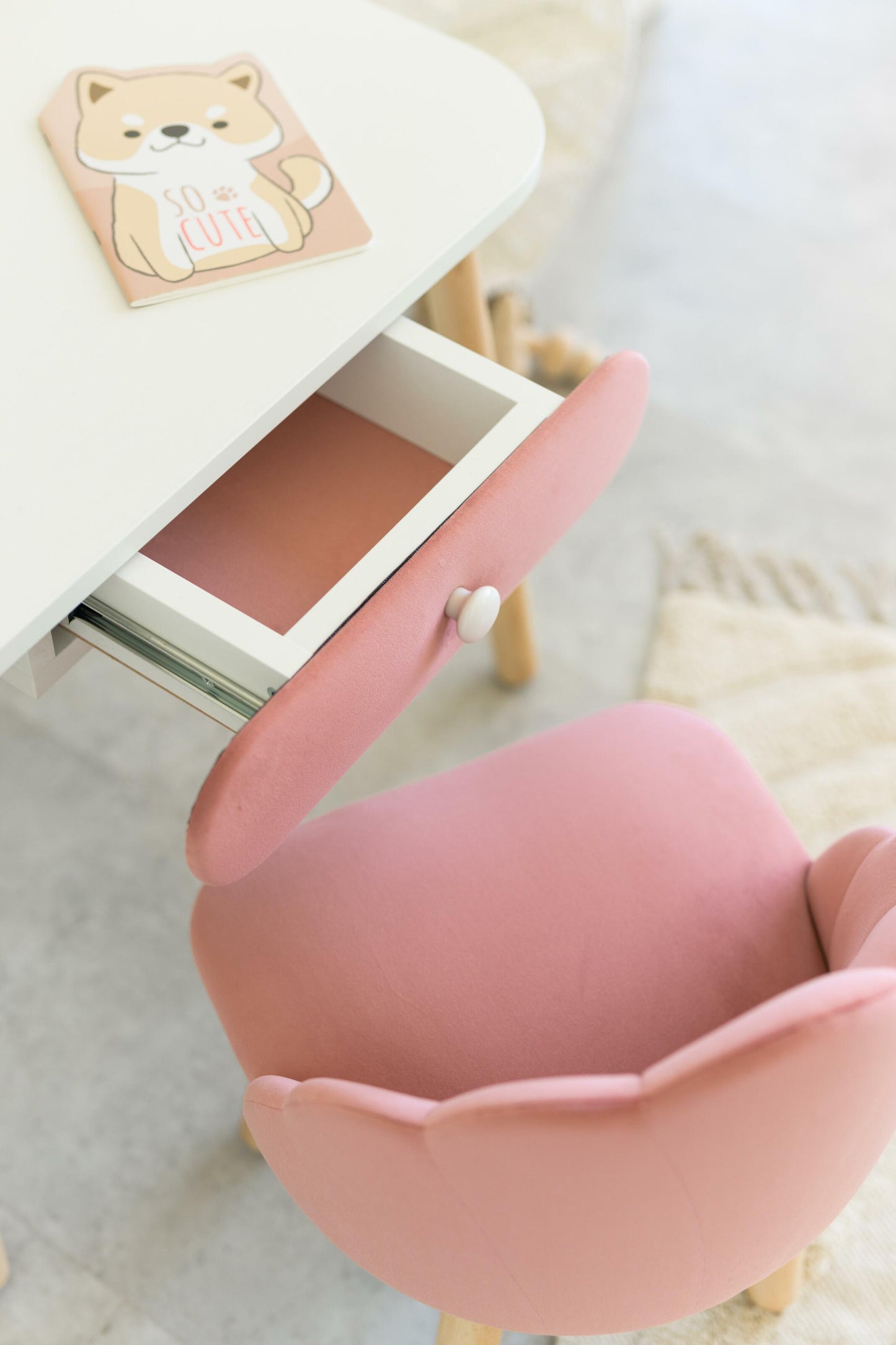 Furniture set: children's dressing table Ariel and armchair Seashell, 3-5 years old, 105-115 cm, Pink