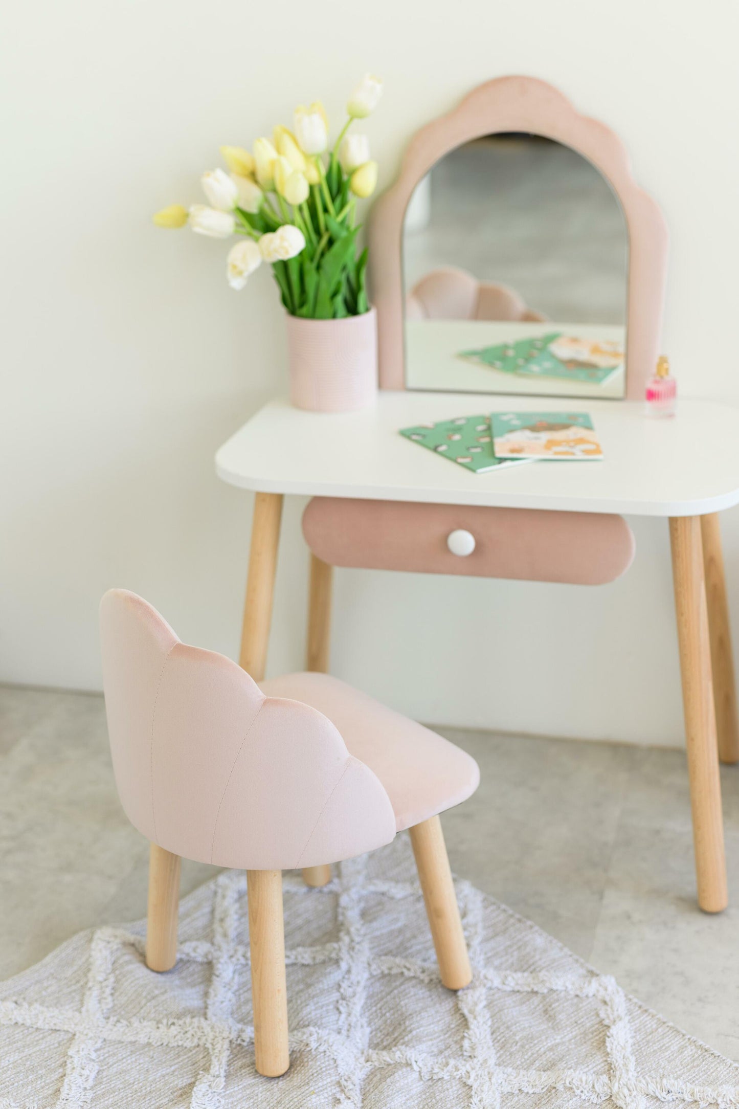 Furniture set: children's dressing table Ariel and armchair Seashell, 2-4 years old, 90-105 cm, Powdered