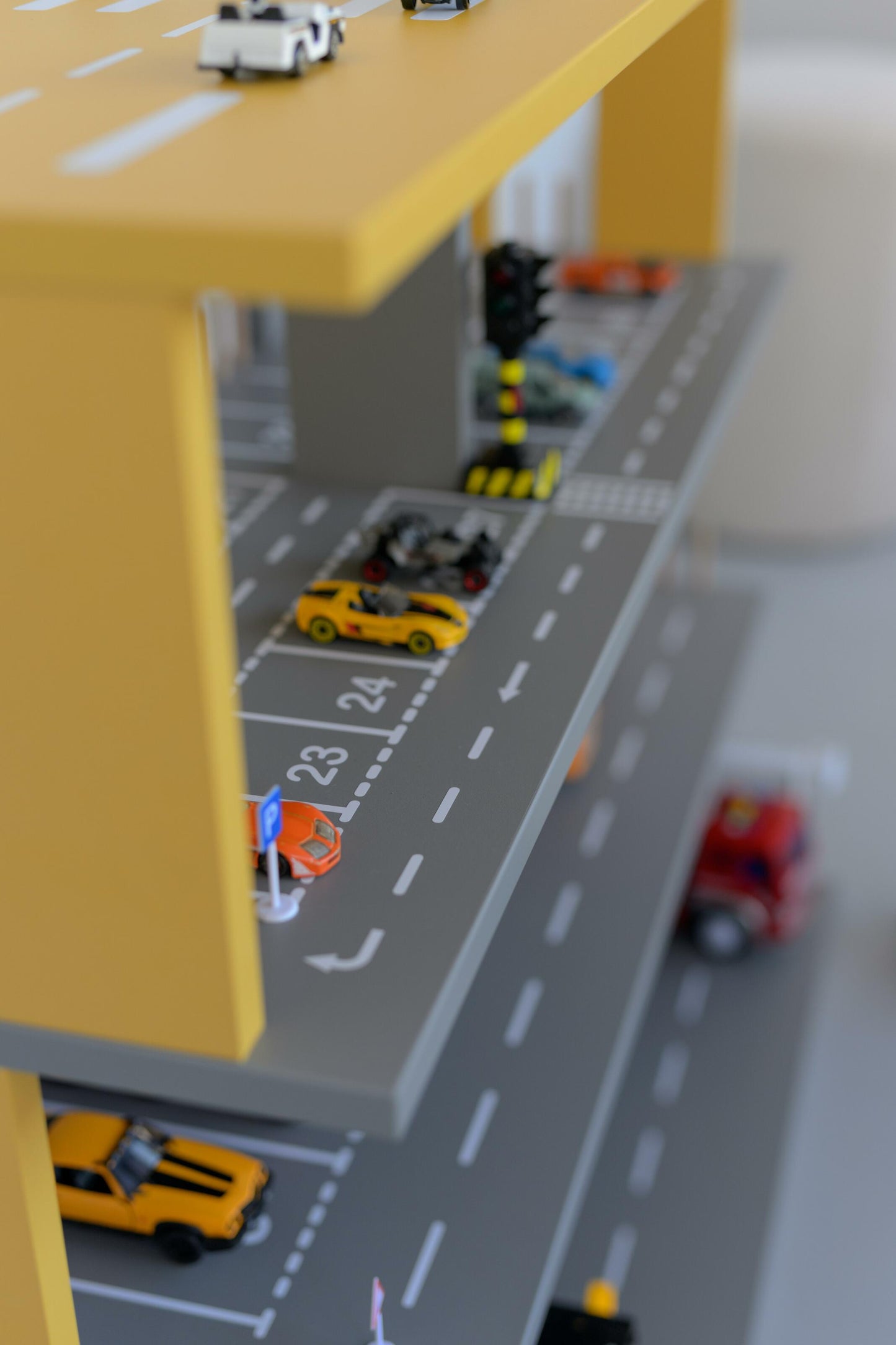 Parking dla dzieci, Żółty