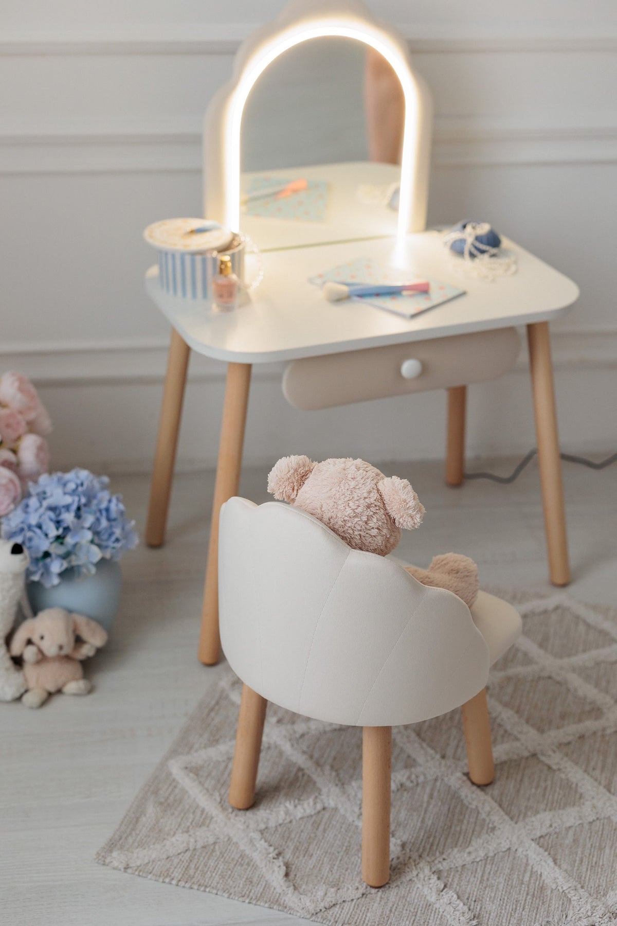 Set: kinderkaptafel Ariel met verlichting en stoel Schelp, Melk — aanzicht 3