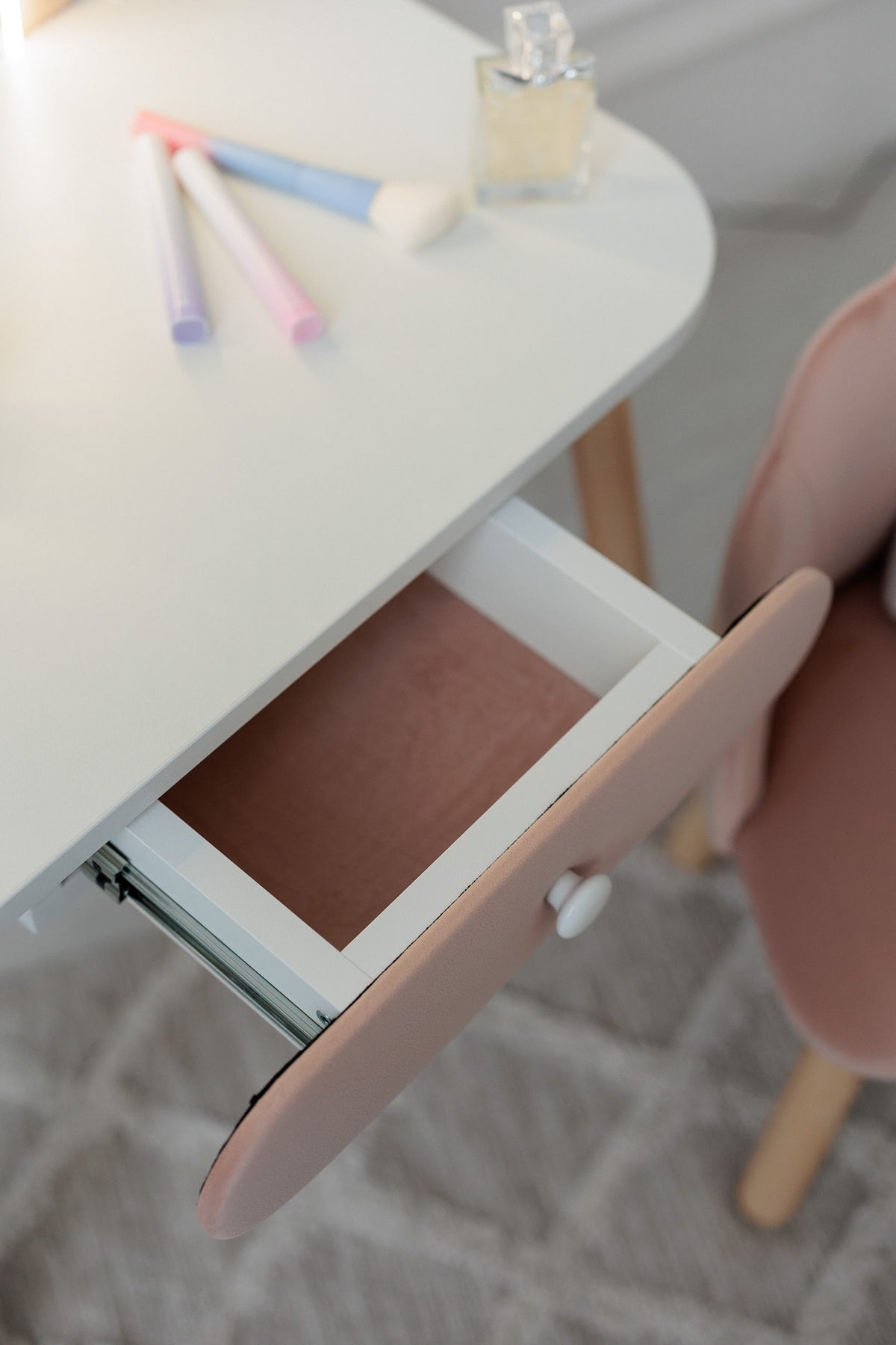 Set: kinderkaptafel Ariel met verlichting en stoel Schelp, Poederkleur — aanzicht 8