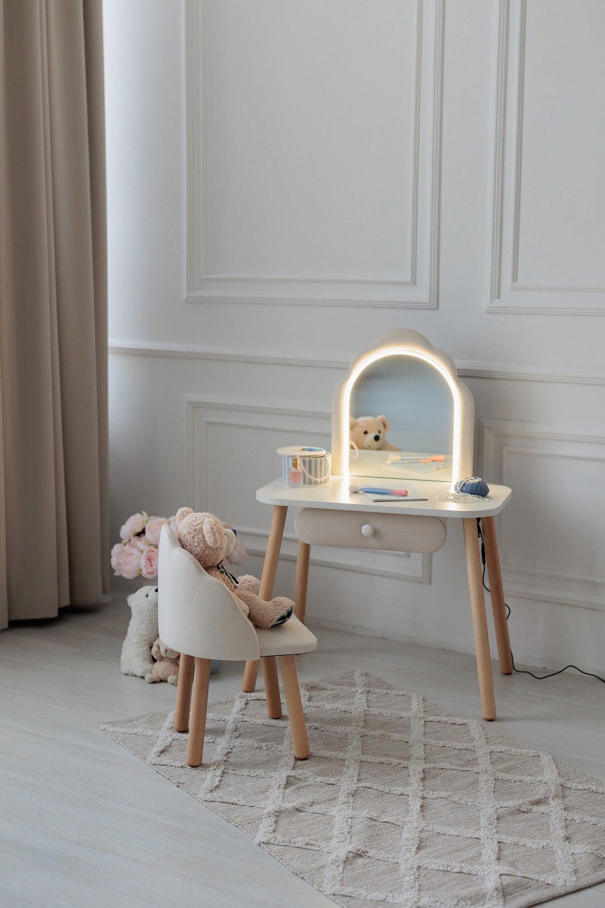 Set: kinderkaptafel Ariel met verlichting en stoel Schelp, Melk — aanzicht 5