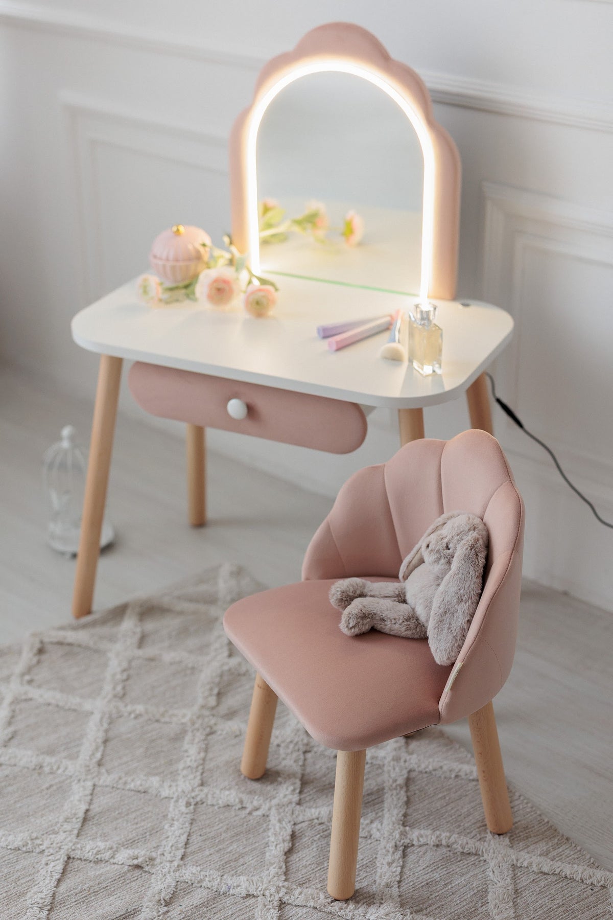 Set: kinderkaptafel Ariel met verlichting en stoel Schelp, Poederkleur — aanzicht 2