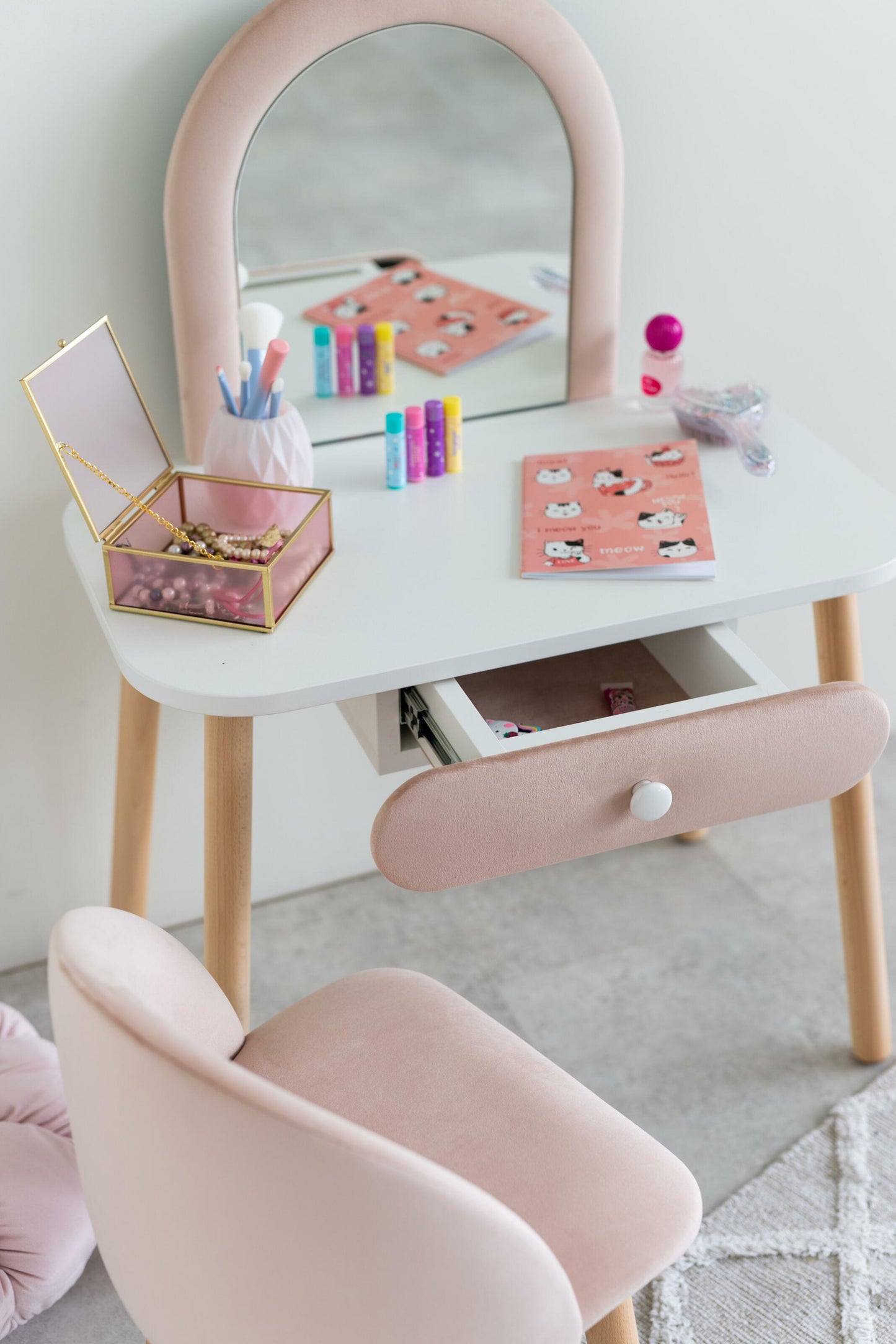 Furniture set: children's dressing table without bow and armchair, 5-7 years old, 115-125 cm, Powdered