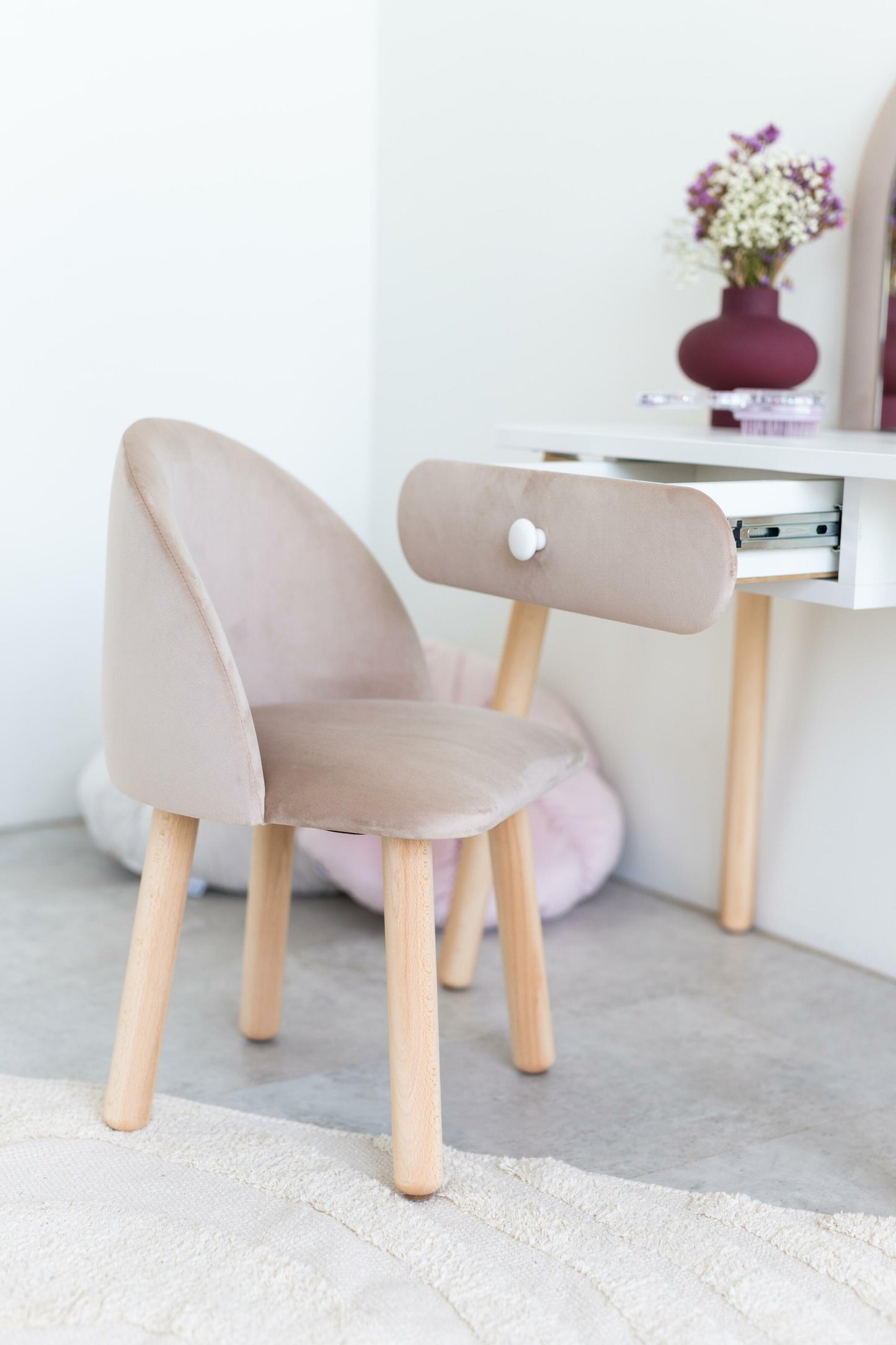 Furniture set: children's dressing table with a bow and armchair, 2-4 years old, 90-105 cm, Latte