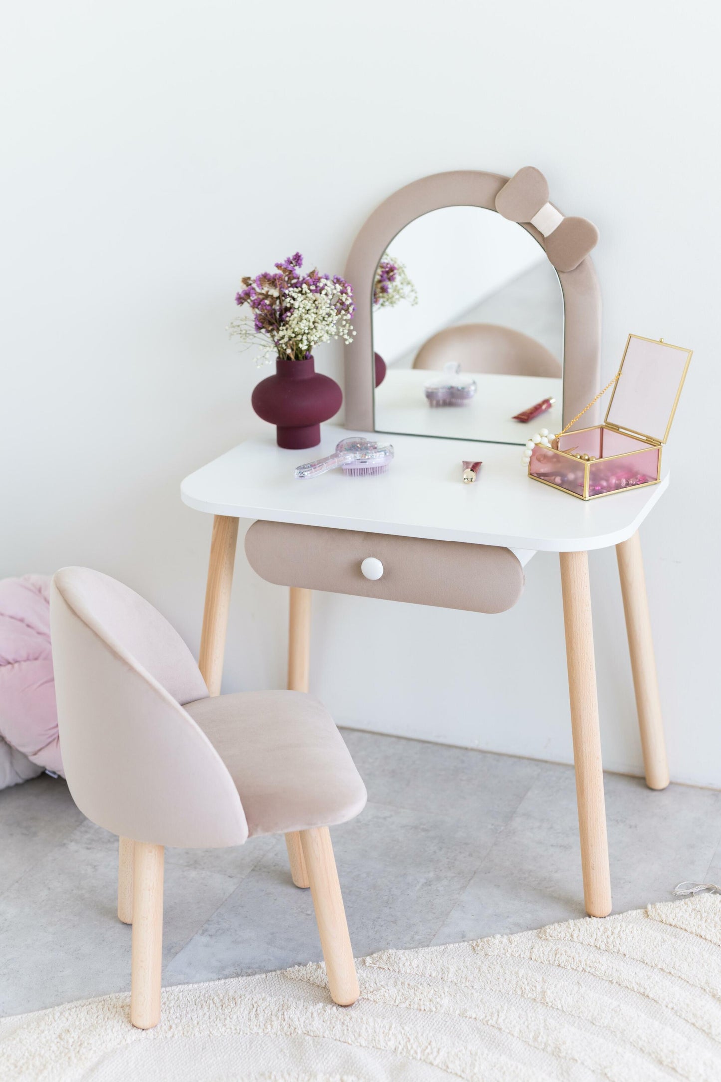 Furniture set: children's dressing table with a bow and armchair, 2-4 years old, 90-105 cm, Latte