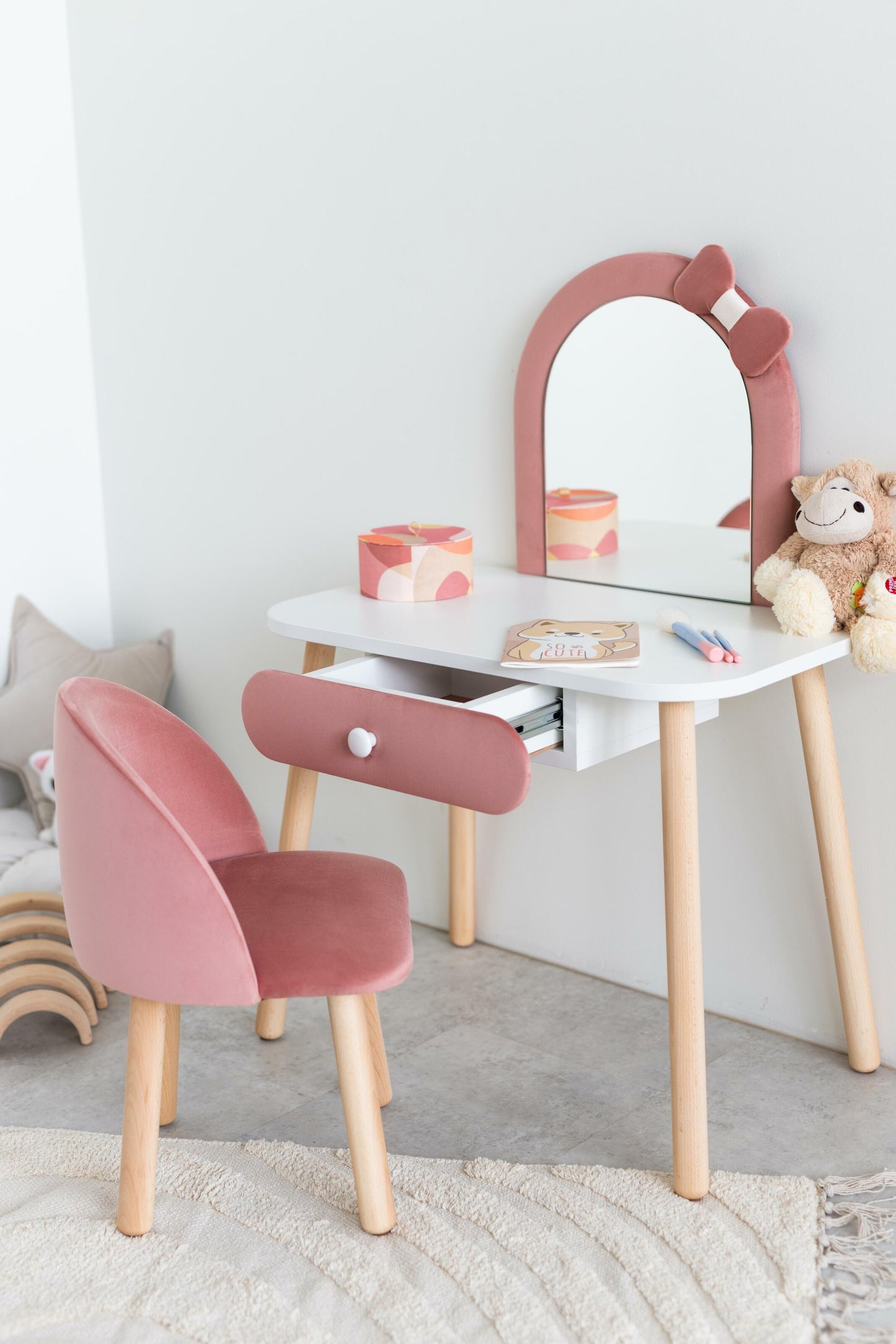 Furniture set: children's dressing table with a bow and armchair, 5-7 years old, 115-125 cm, Pink