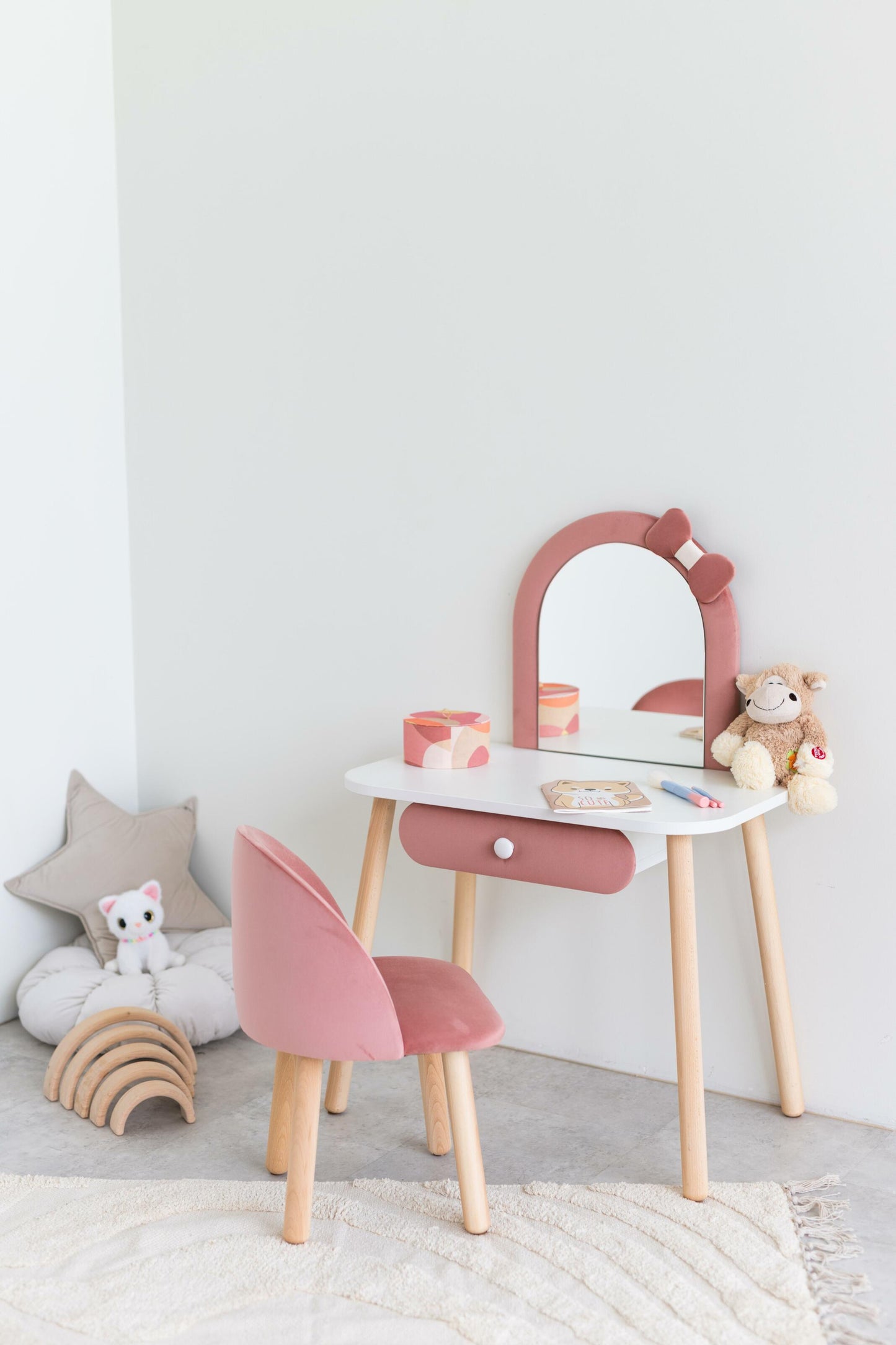 Furniture set: children's dressing table with a bow and armchair, 5-7 years old, 115-125 cm, Pink