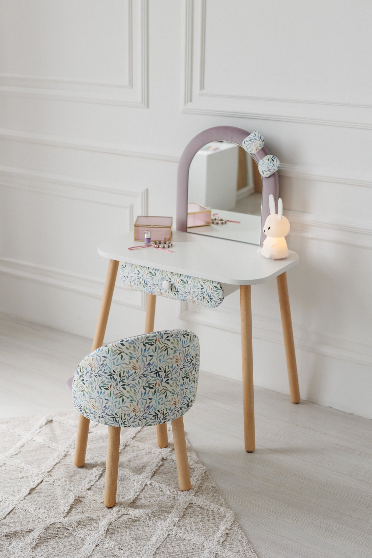 Furniture set: children's dressing table Mavka with a bow and armchair Mavka, 2-4 years old, 90-105 cm, Lilac