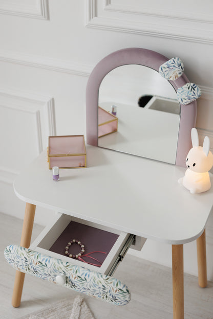 Zestaw mebli: toaletka dziecięca Mavka z kokardą i fotel Mavka, 2-4 lata, 90-105 cm, Liliowy