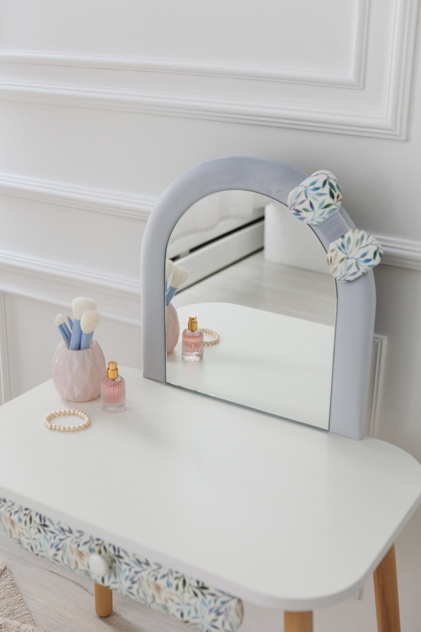 Furniture set: children's dressing table Mavka with a bow and armchair Mavka, 2-4 years old, 90-105 cm, Soft blue