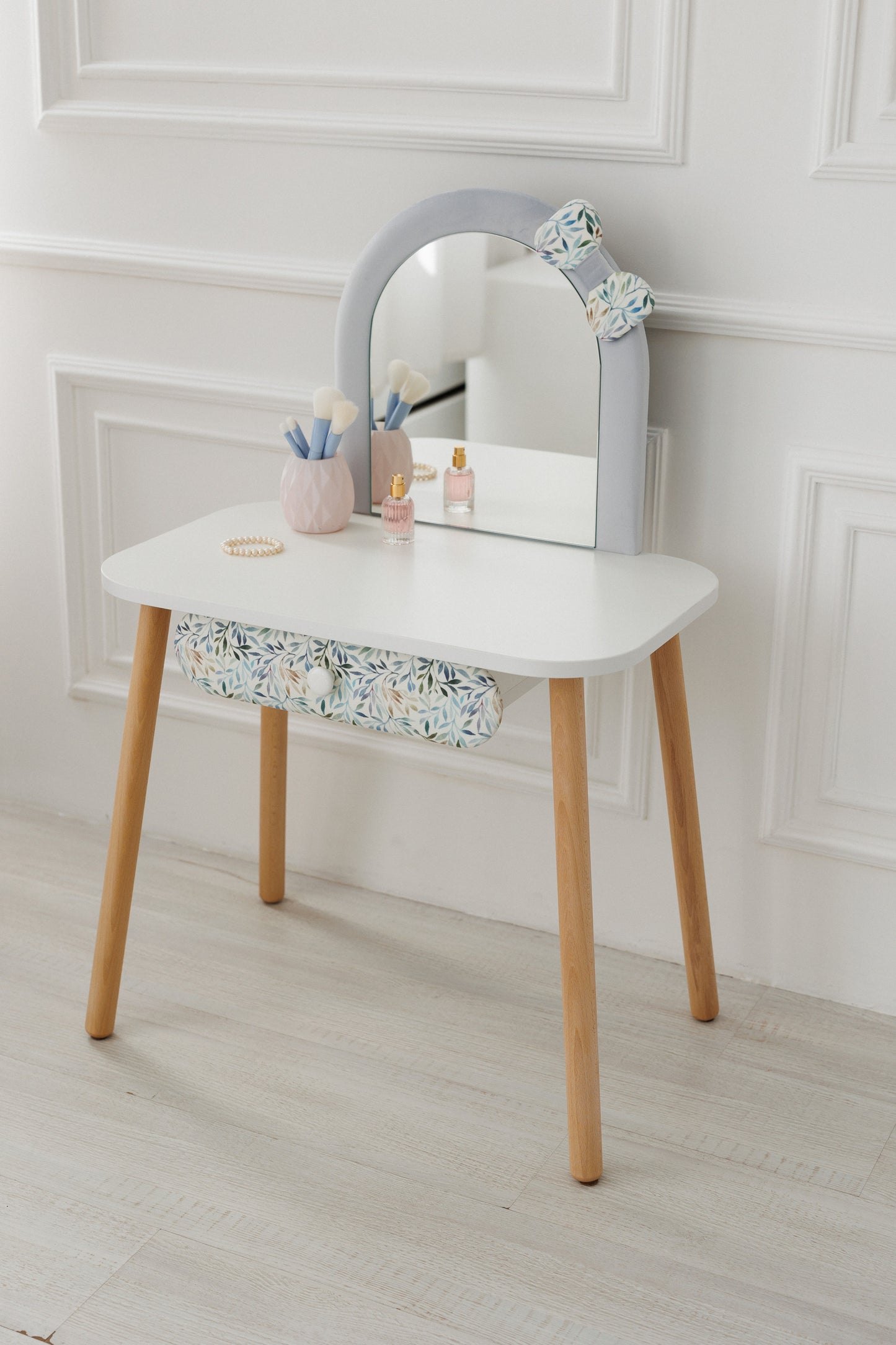 Furniture set: children's dressing table Mavka with a bow and armchair Mavka, 5-7 years old, 115-125 cm, Soft blue