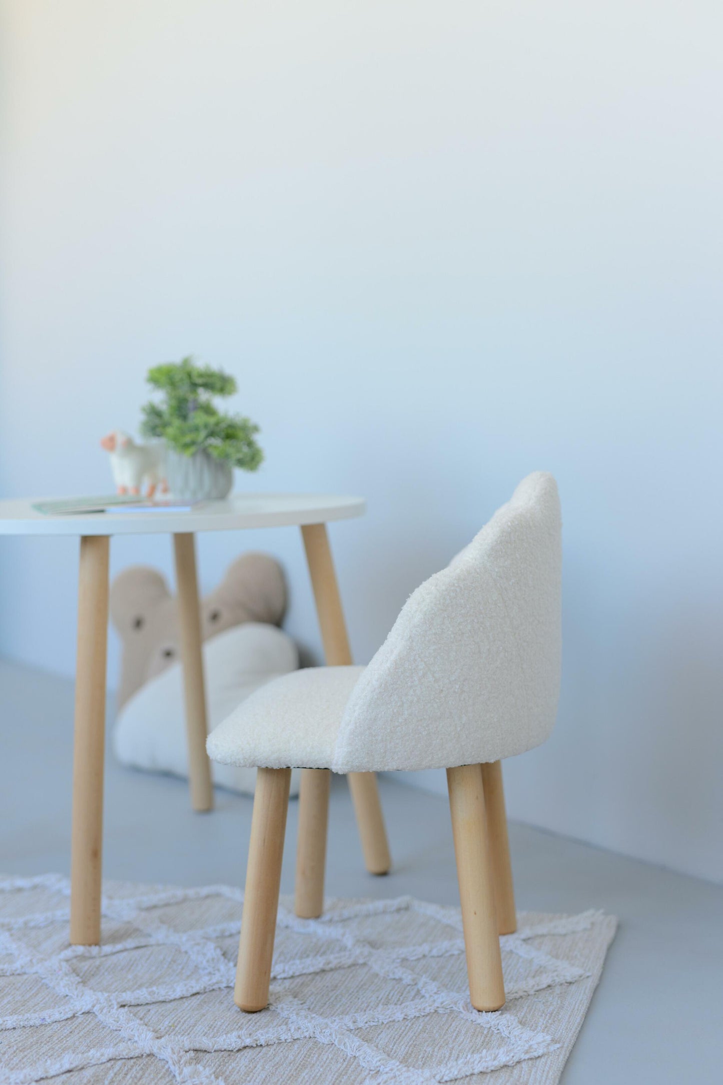 Furniture set: table without drawer and armchair Seashell, 2-4 years old, 90-105 cm, Bukle Milk