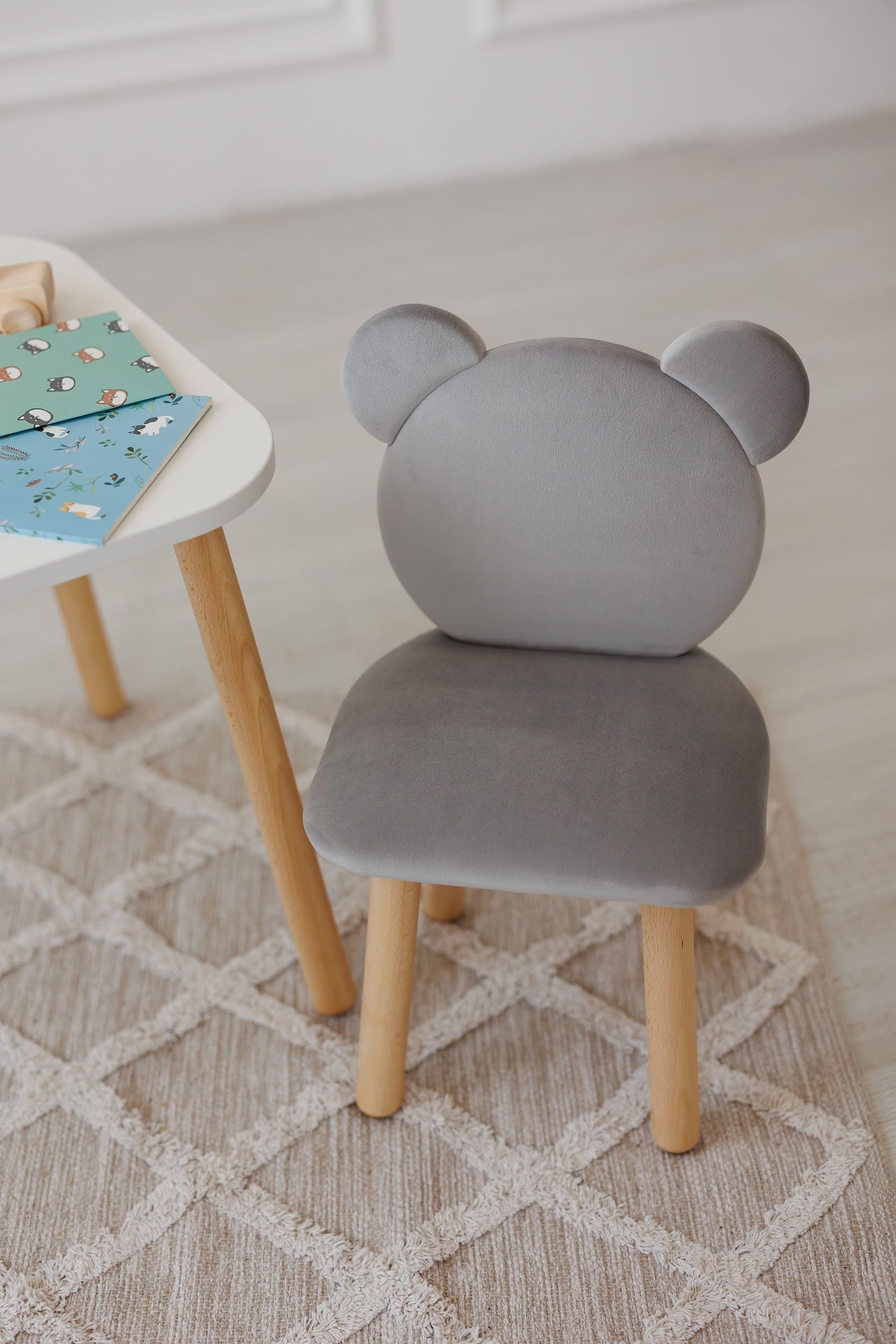 Furniture set: rectangular table without drawer and chair Bear, 2-4 years old, 90-105 cm, Gray