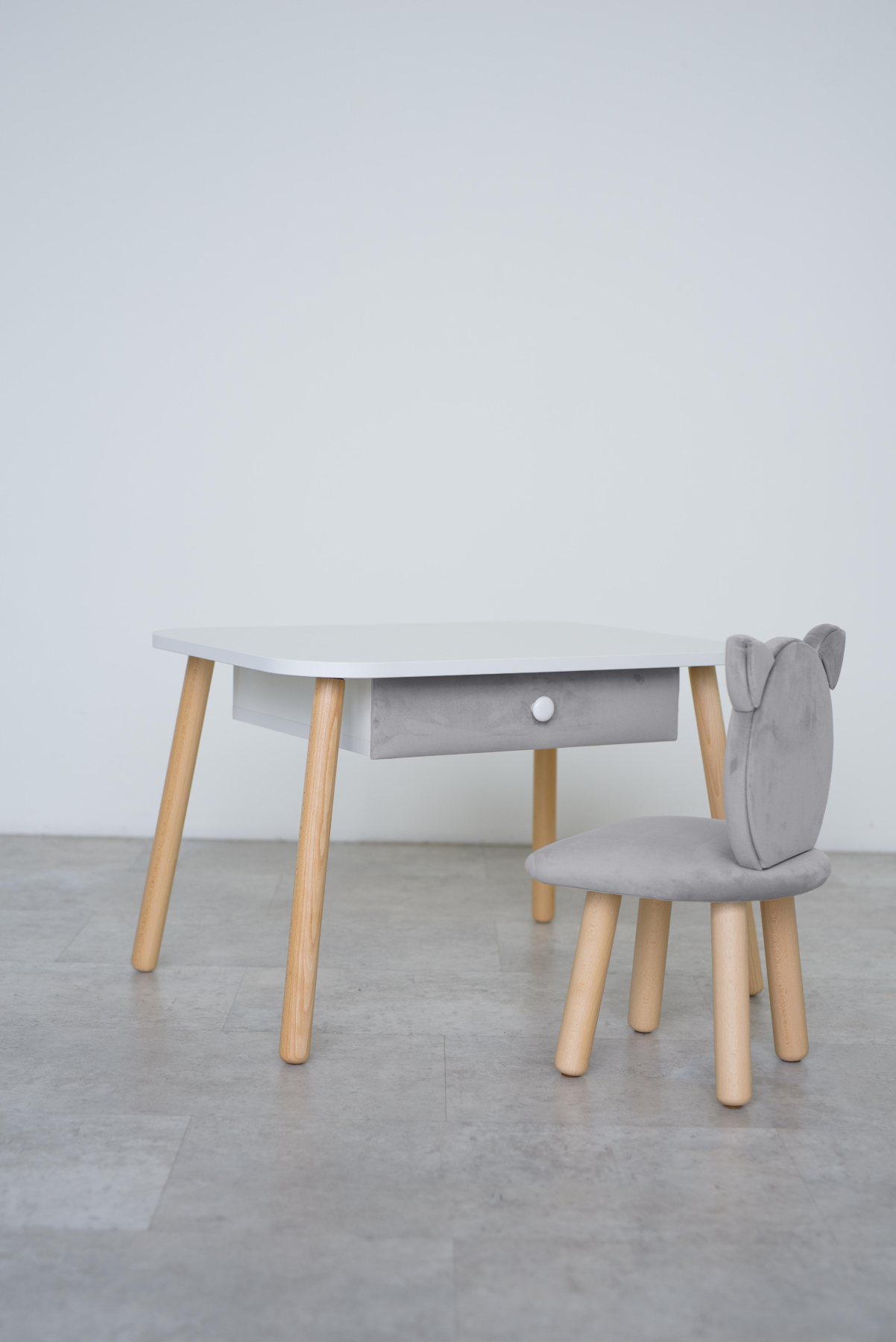 Furniture set: rectangular table with drawer and chair Cat, 5-7 years old, 115-125 cm, Gray