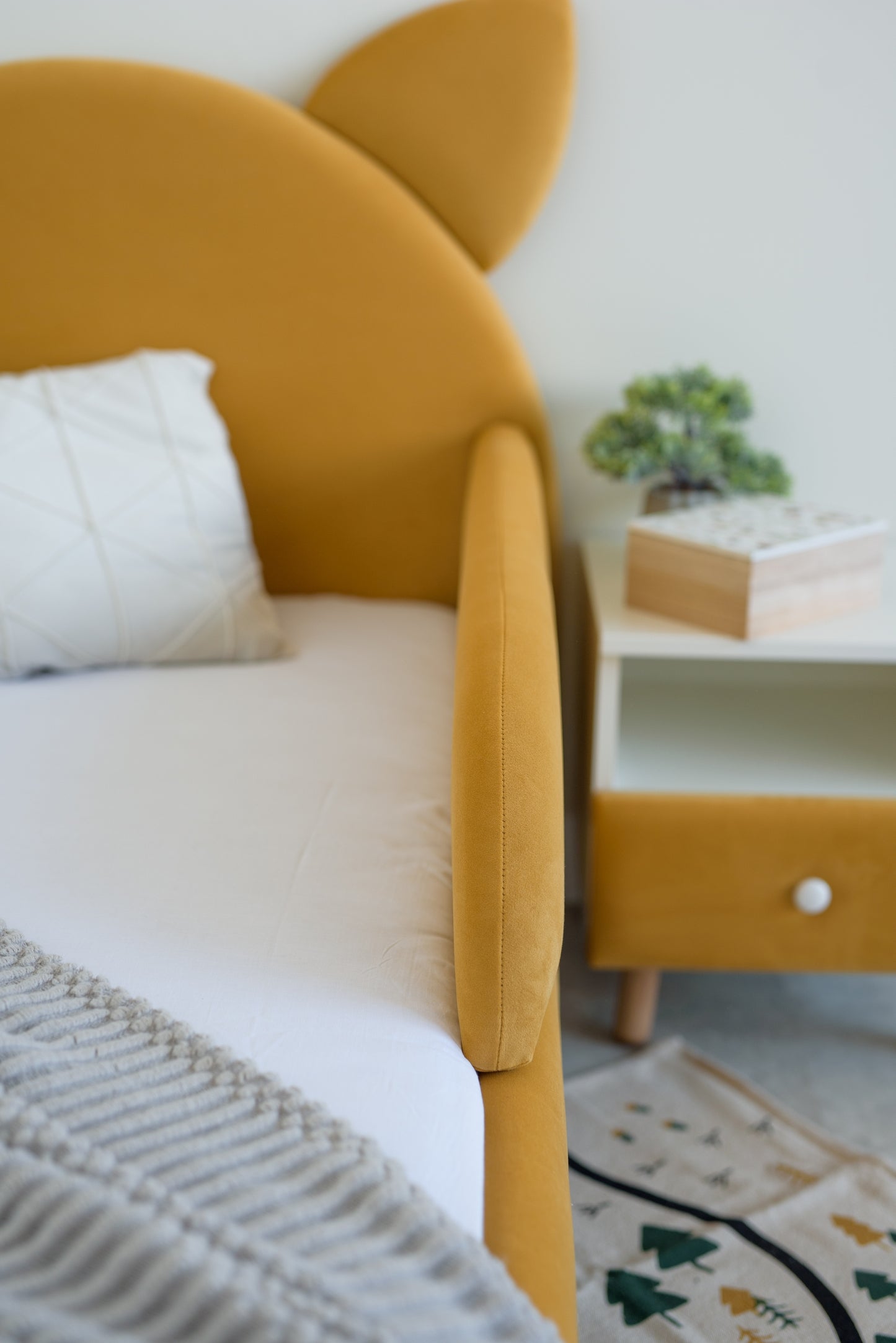 Children's bed Cat, size 90x200 cm, Mustard