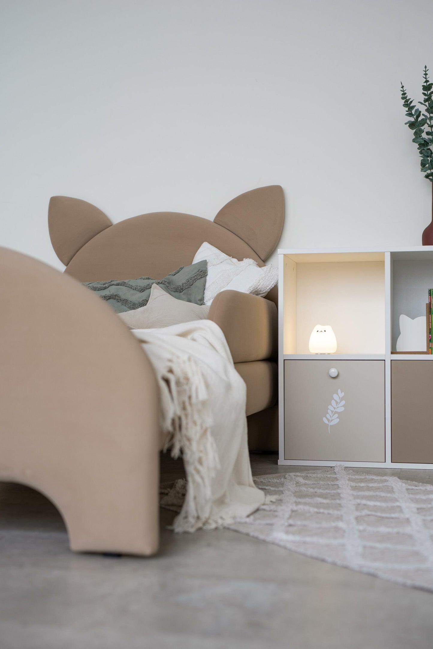 Children's bed Cat, size 90x190 cm, Latte