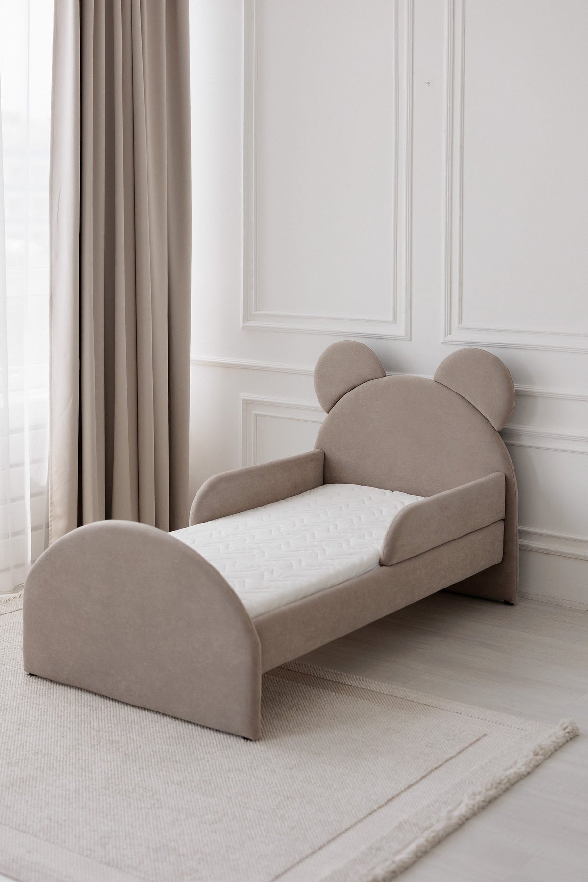 Kinderbed met matras Bear Sleep, afmetingen 80x190 cm, Taupe — aanzicht 4