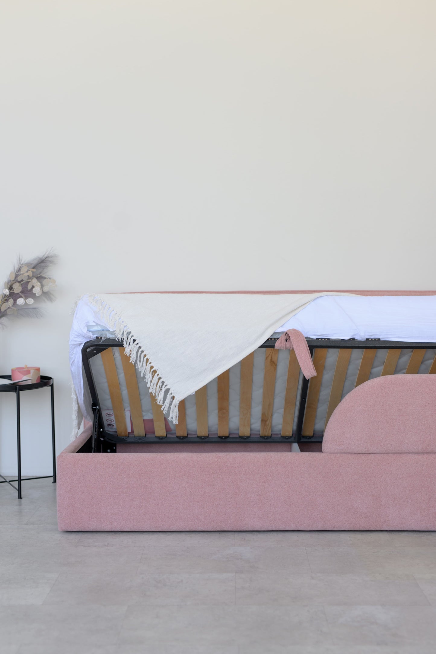 Children's bed Tim + protective side, size 90x200 cm, Pink