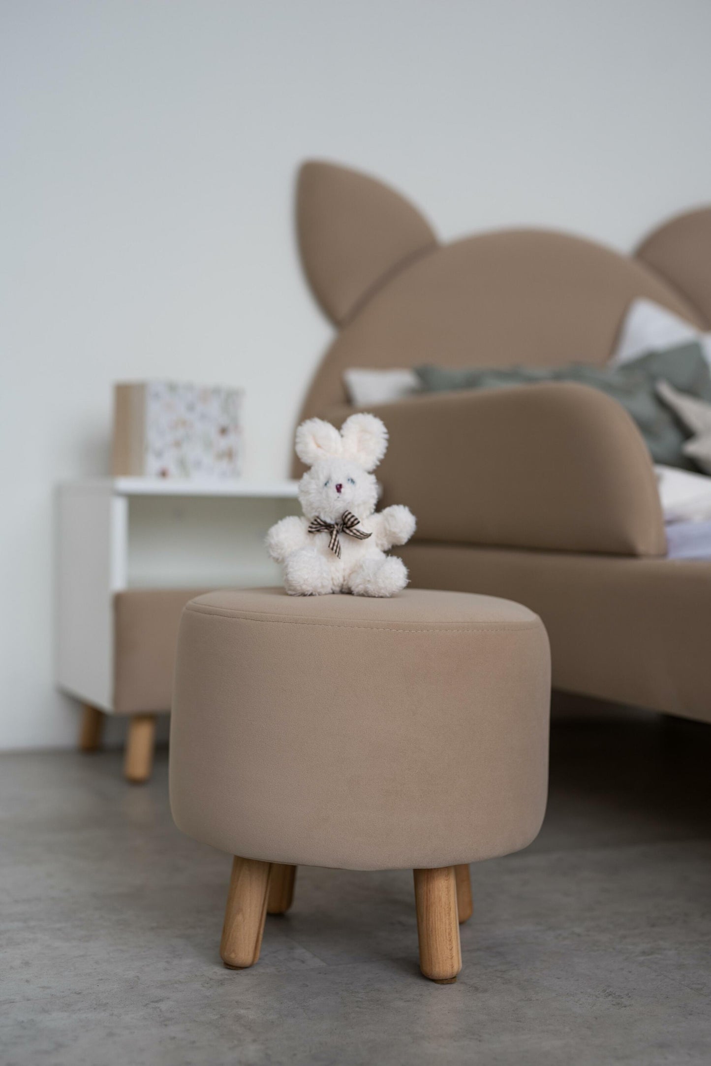 Velour pouf for children and adults, Latte