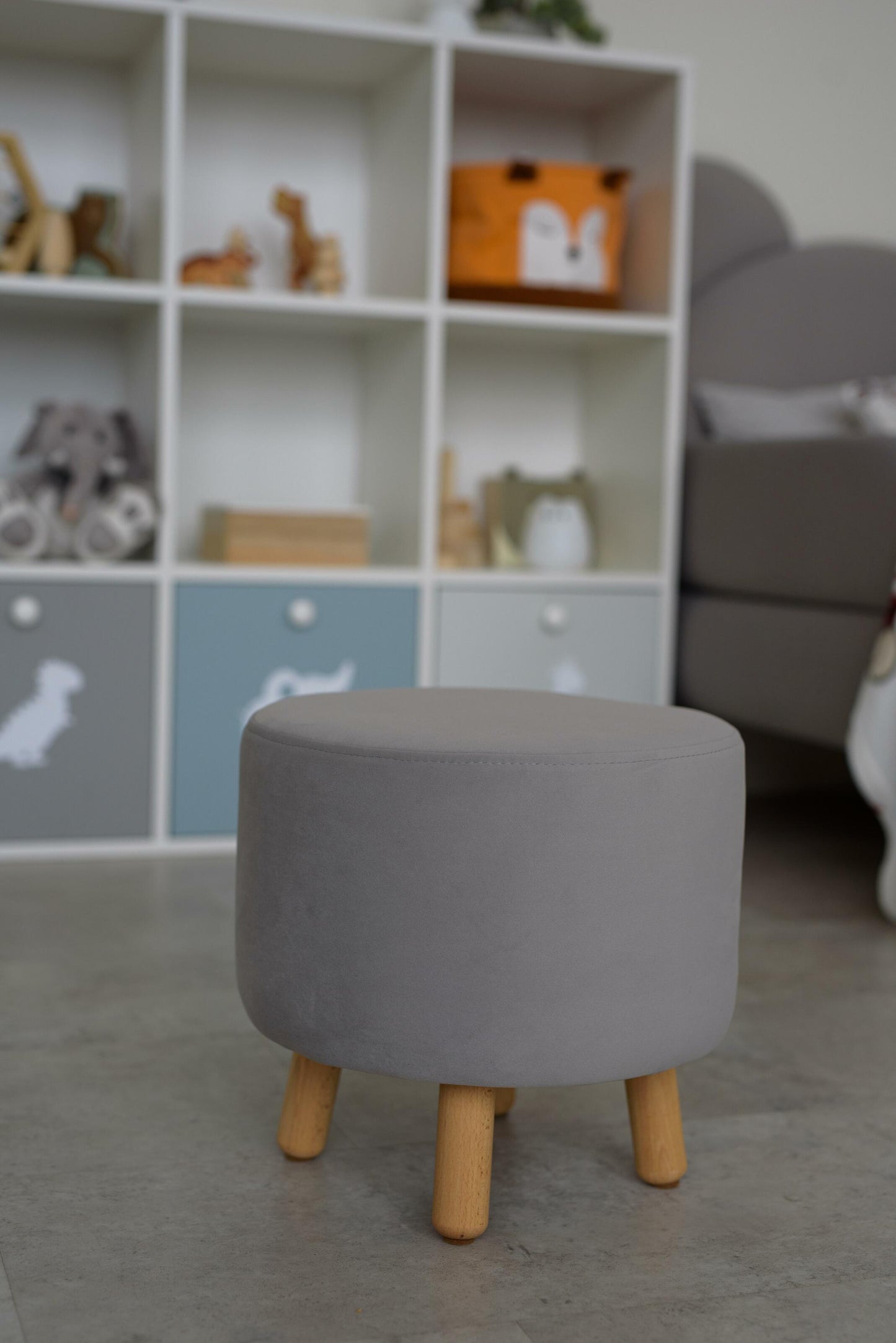 Velour pouf for children and adults, Deep gray