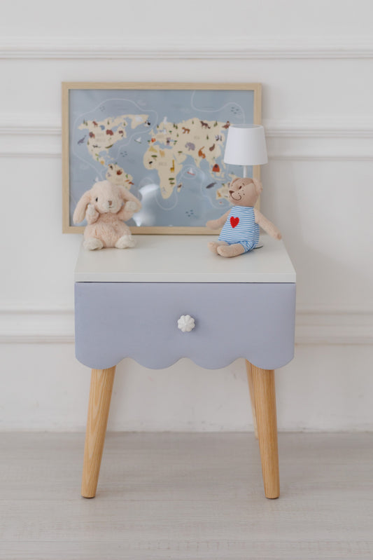 Kindernachtkastje, Zilverblauw