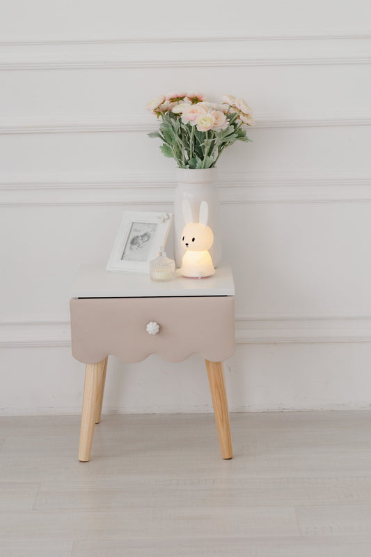 Kindernachtkastje, Lichtbeige